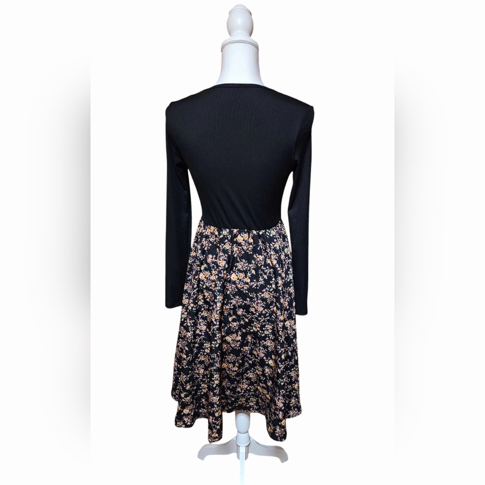 Emery Rose Womens Long Sleeve Dress Size Small Floral Knee Length Modest Spring - Picture 3 of 7